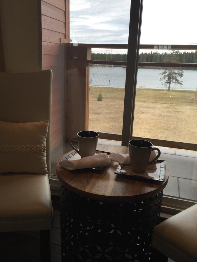 Tranquil Waters Inn Deer Lake Exterior photo