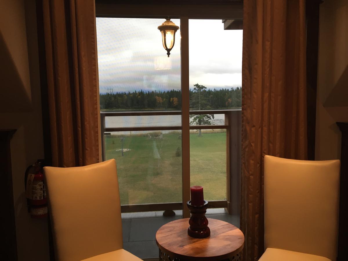Tranquil Waters Inn Deer Lake Exterior photo