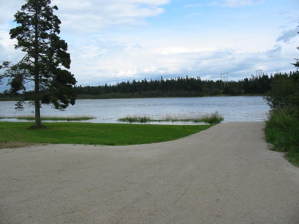 Tranquil Waters Inn Deer Lake Exterior photo